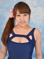 90后女优里美麻友泳装爆乳魅惑写真