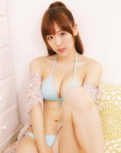 天真日本女优柴小圣美艳写真图片