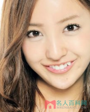 板野友美(Itano Tomomi)