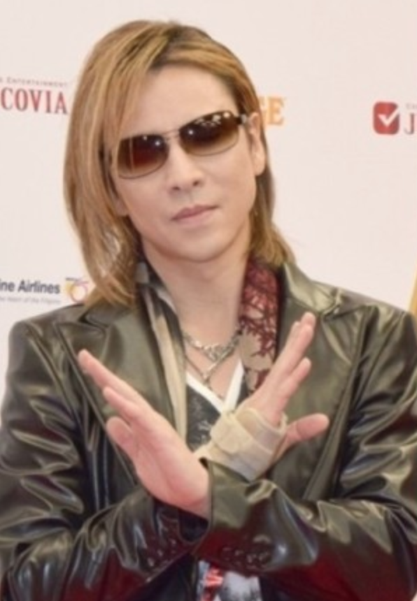 YOSHIKI